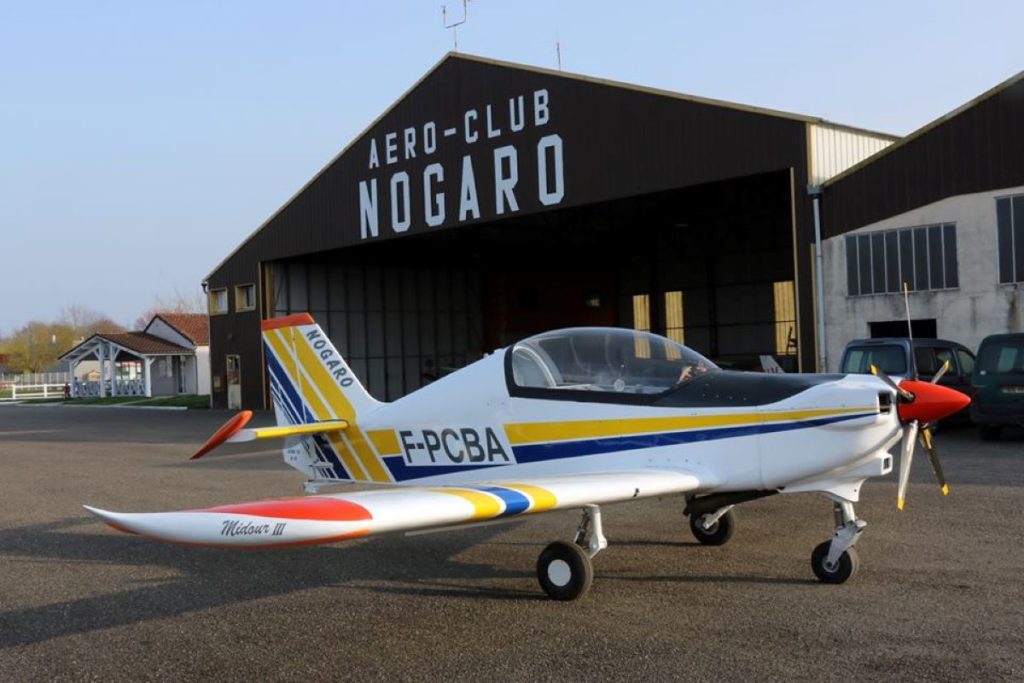 avion Aéro-club de Nogaro